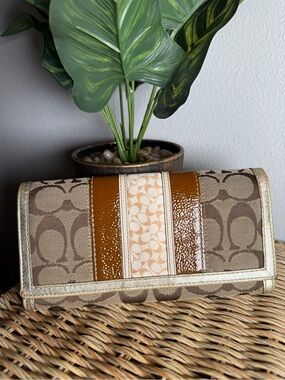 Coach Signature Canvas Wallet in Brown and Tan with Glossy Caramel Stripe
